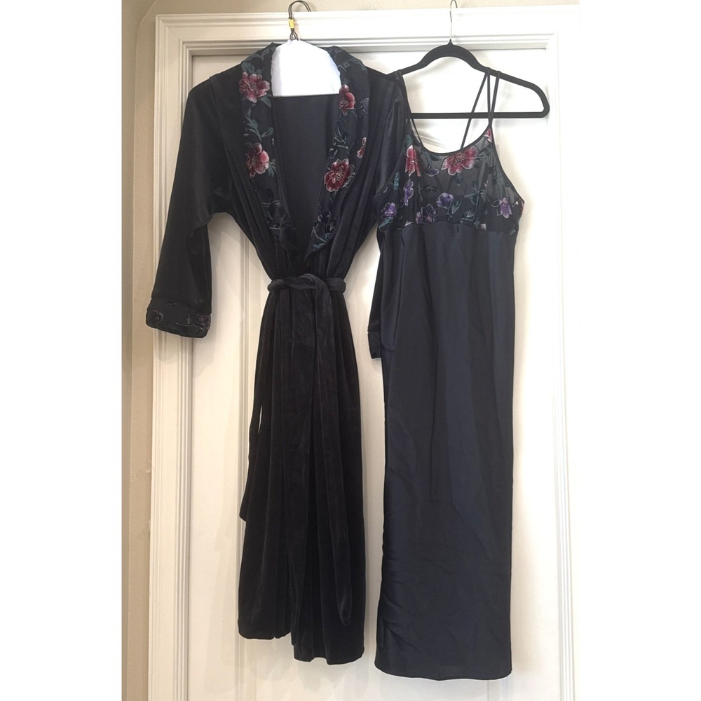 VTG Secret Treasures Black Floral Maxi Satin Gown Slip Dress & Velour Robe M **